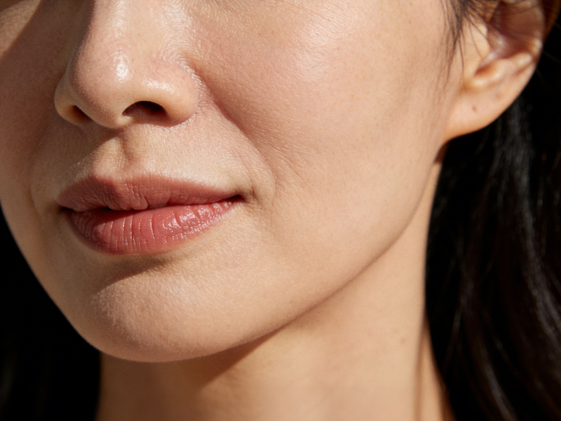 Victoria Beauty GLOW² 療程前後對比 - 毛孔精細、黑頭清除及即時水潤透亮效果Victoria Beauty before and after GLOW² treatment - refined pores, removed blackheads and instant hydrated glow